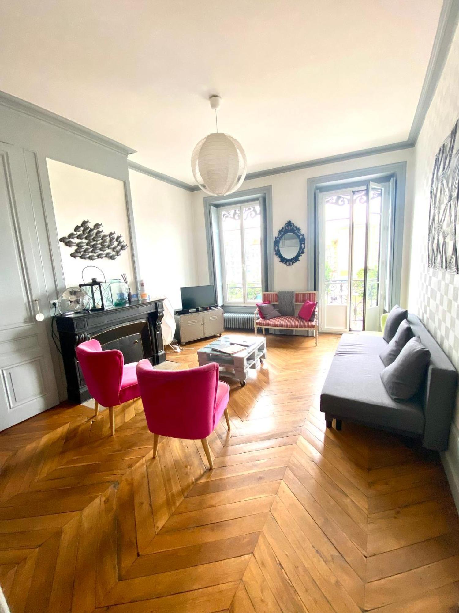 Chez Mo Apartment Lyon Ngoại thất bức ảnh